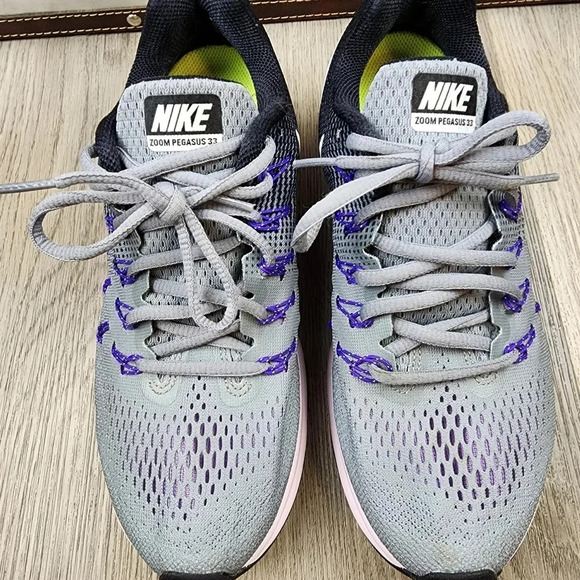 ***SOLD**** Nike Zoom Pegasus 33 Sneakers size 8 - Picture 3 of 10